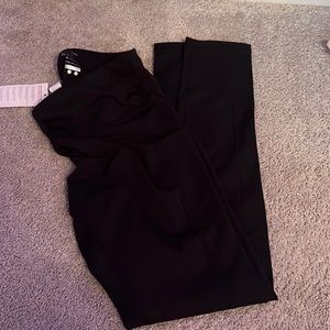 Black athletic leggings